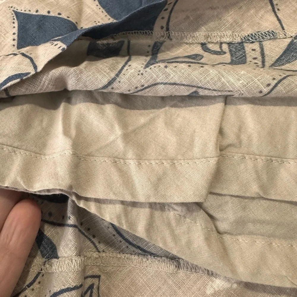 Old Navy Blue and White Leaf Pattern Mini Skirt lined size 14